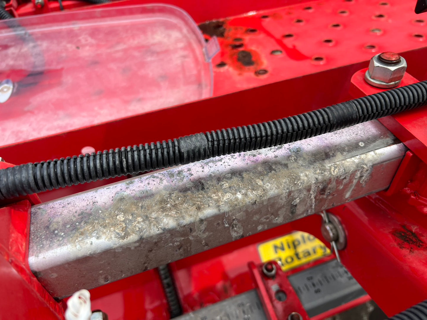 ニプロ　中古　ロータリ＋搭載型シーダー【ロータリ＋播種機＋施肥機】＊TBA2400C＋UF-S22H8R24(A)『茨城店5576』