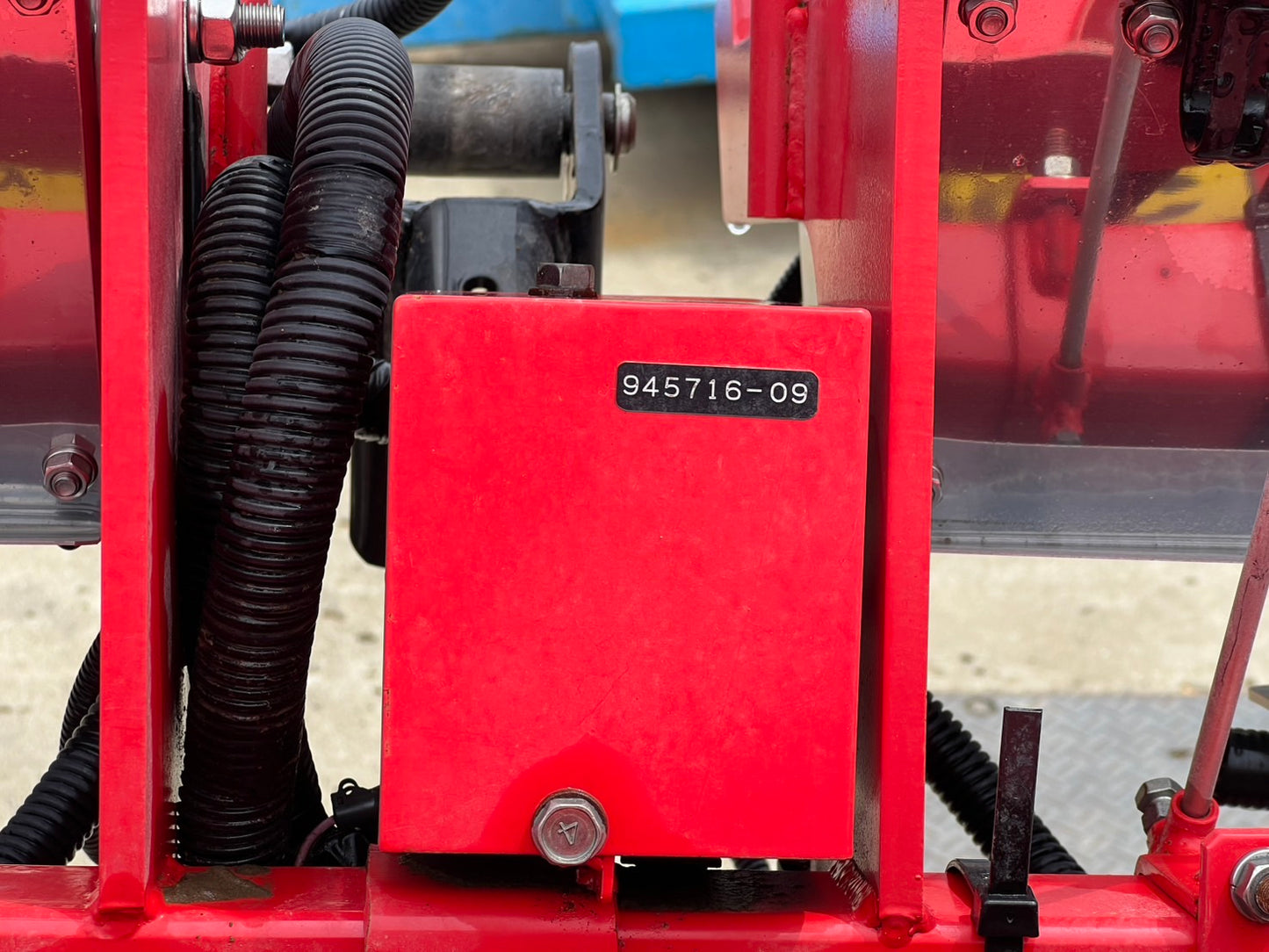 ニプロ　中古　ロータリ＋搭載型シーダー【ロータリ＋播種機＋施肥機】＊TBA2400C＋UF-S22H8R24(A)『茨城店5576』