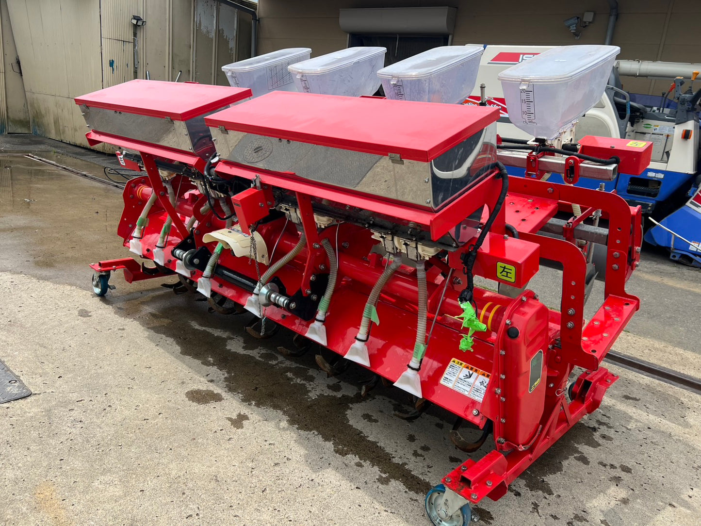 ニプロ　中古　ロータリ＋搭載型シーダー【ロータリ＋播種機＋施肥機】＊TBA2400C＋UF-S22H8R24(A)『茨城店5576』