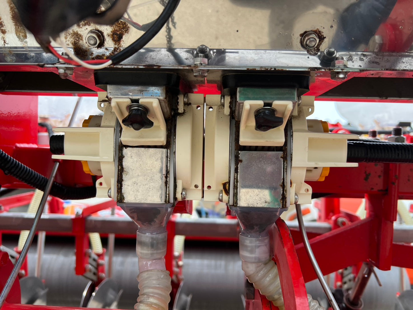 ニプロ　中古　ロータリ＋搭載型シーダー【ロータリ＋播種機＋施肥機】＊TBA2400C＋UF-S22H8R24(A)『茨城店5576』