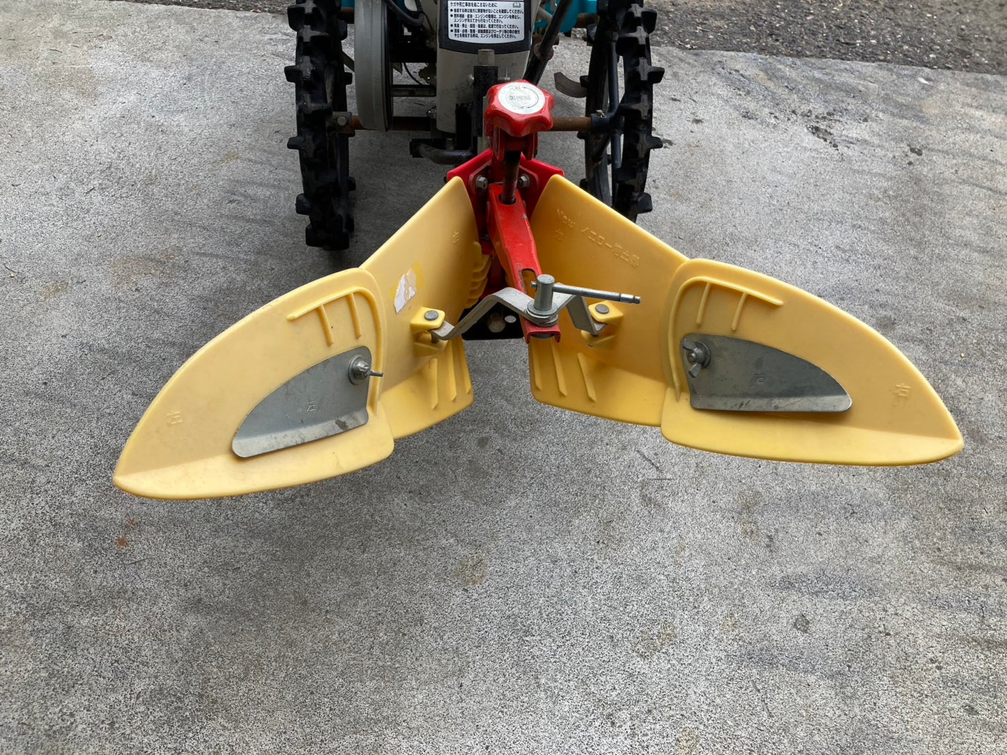 クボタ  中古  管理機   培土器付き  FTR350