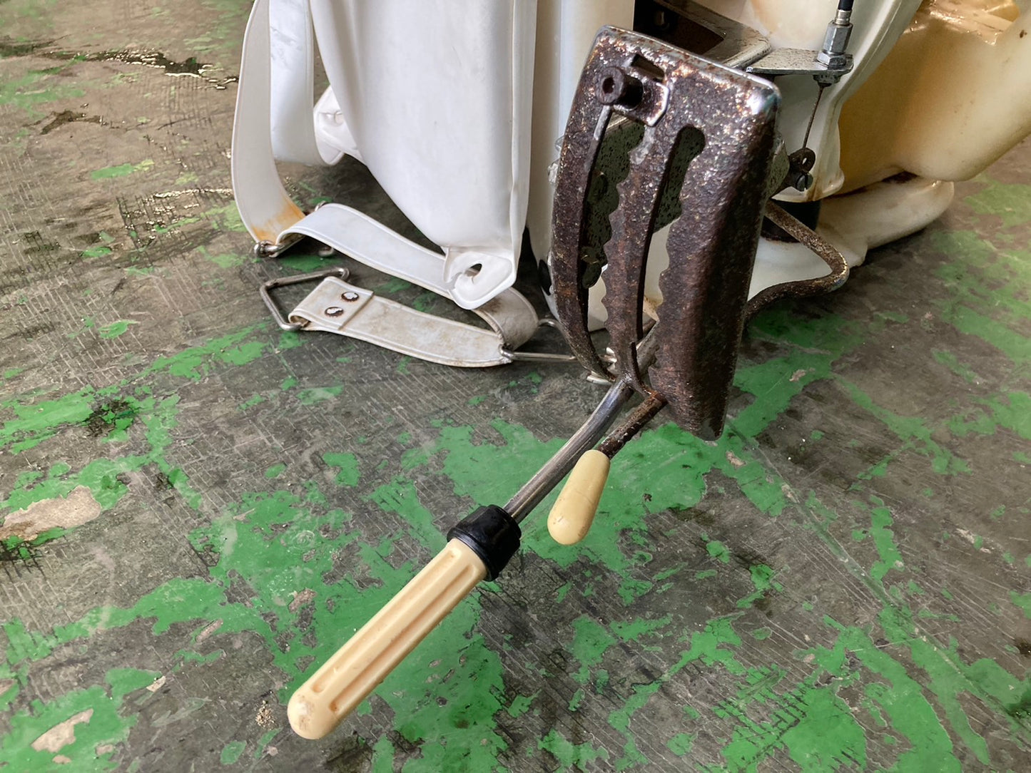 丸山  中古  背負動力散布機  MD6020S