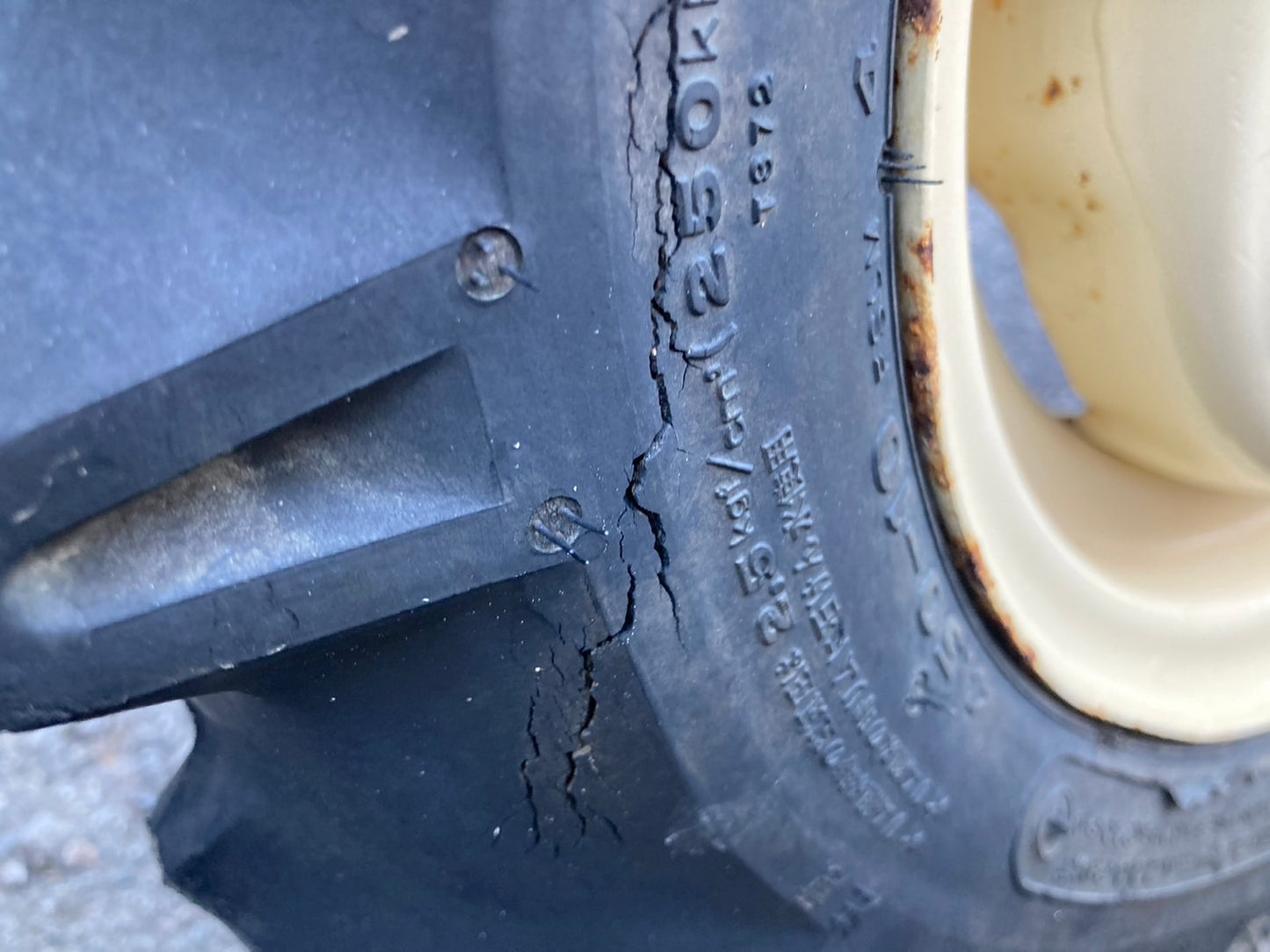 ヤンマー  中古  トラクター 12.5馬力  Ke-2D