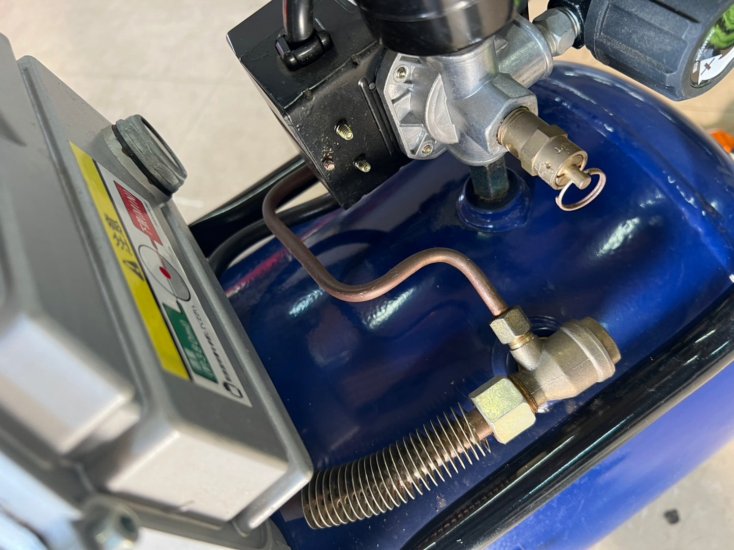 アネスト岩田　中古　コンプレッサ【100V】＊HX4004『茨城店　5729』