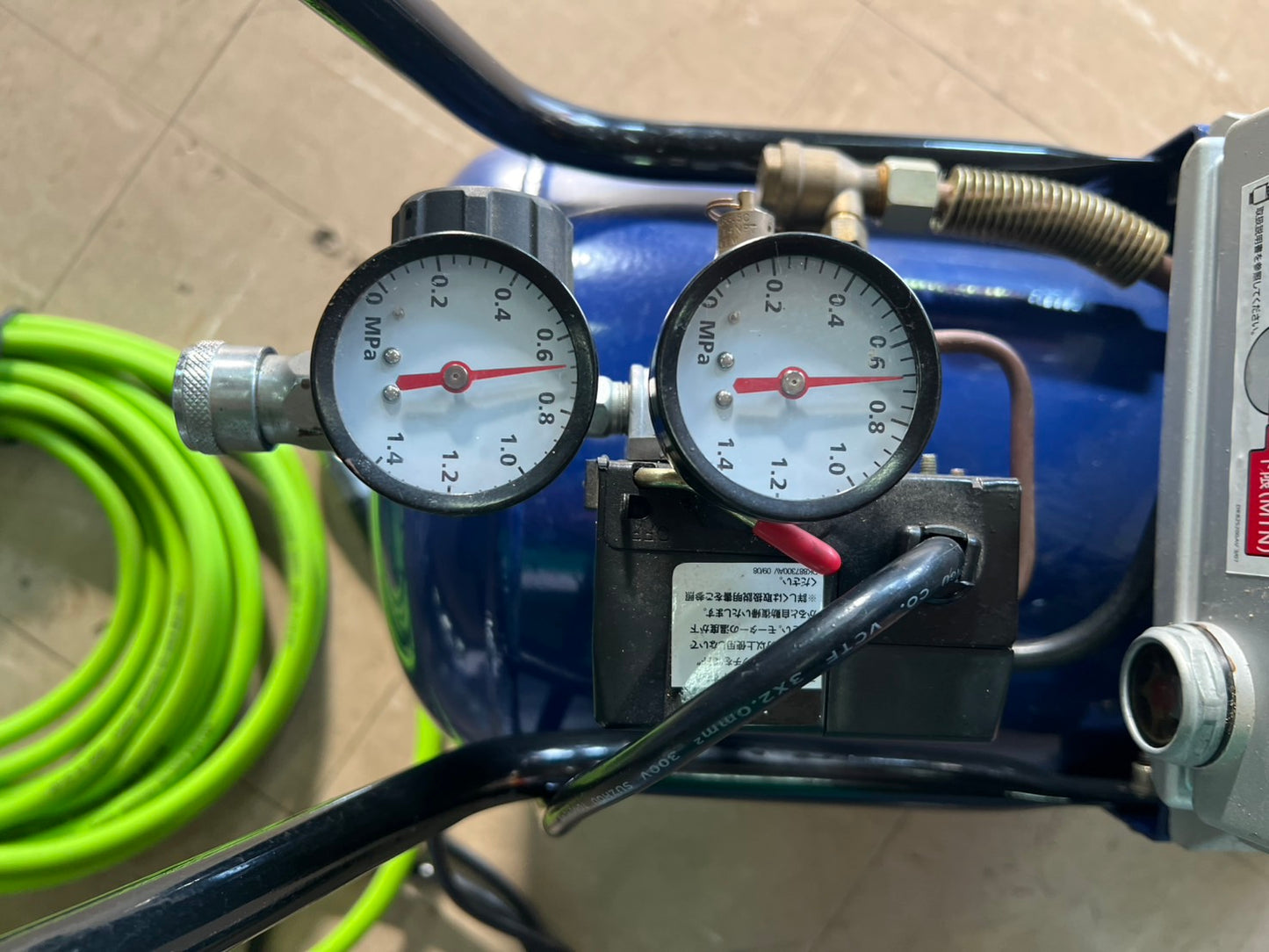 アネスト岩田　中古　コンプレッサ【100V】＊HX4004『茨城店　5729』