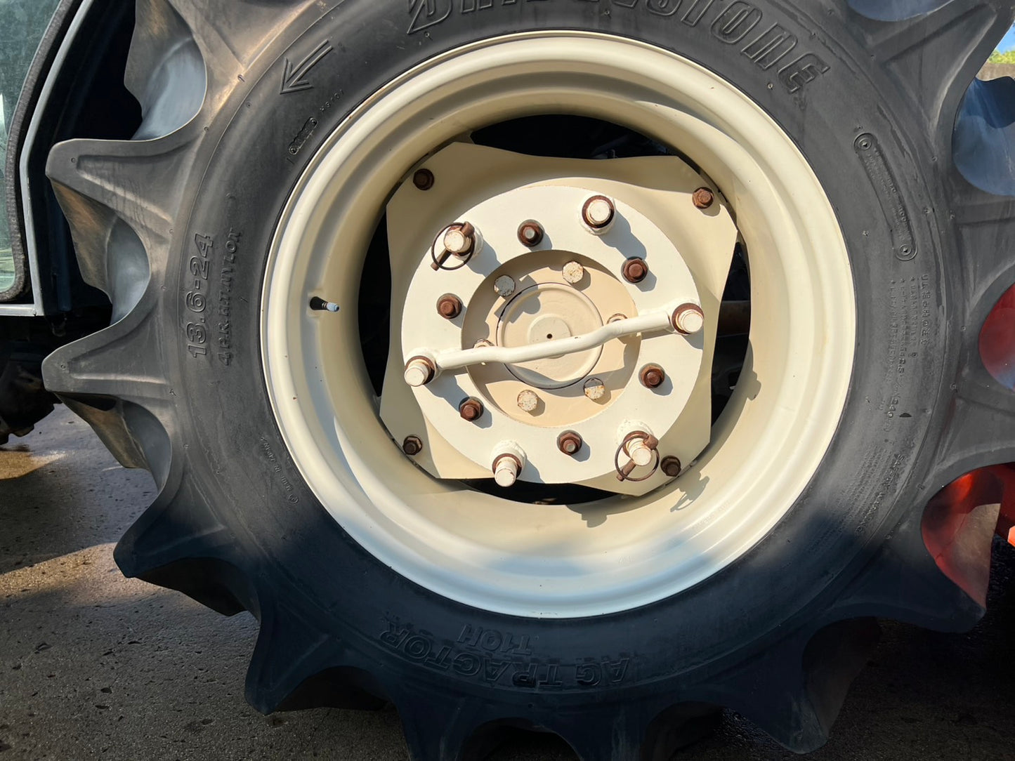 スズテック　中古　カゴ車輪　＊13.6‐24『茨城店　5732』