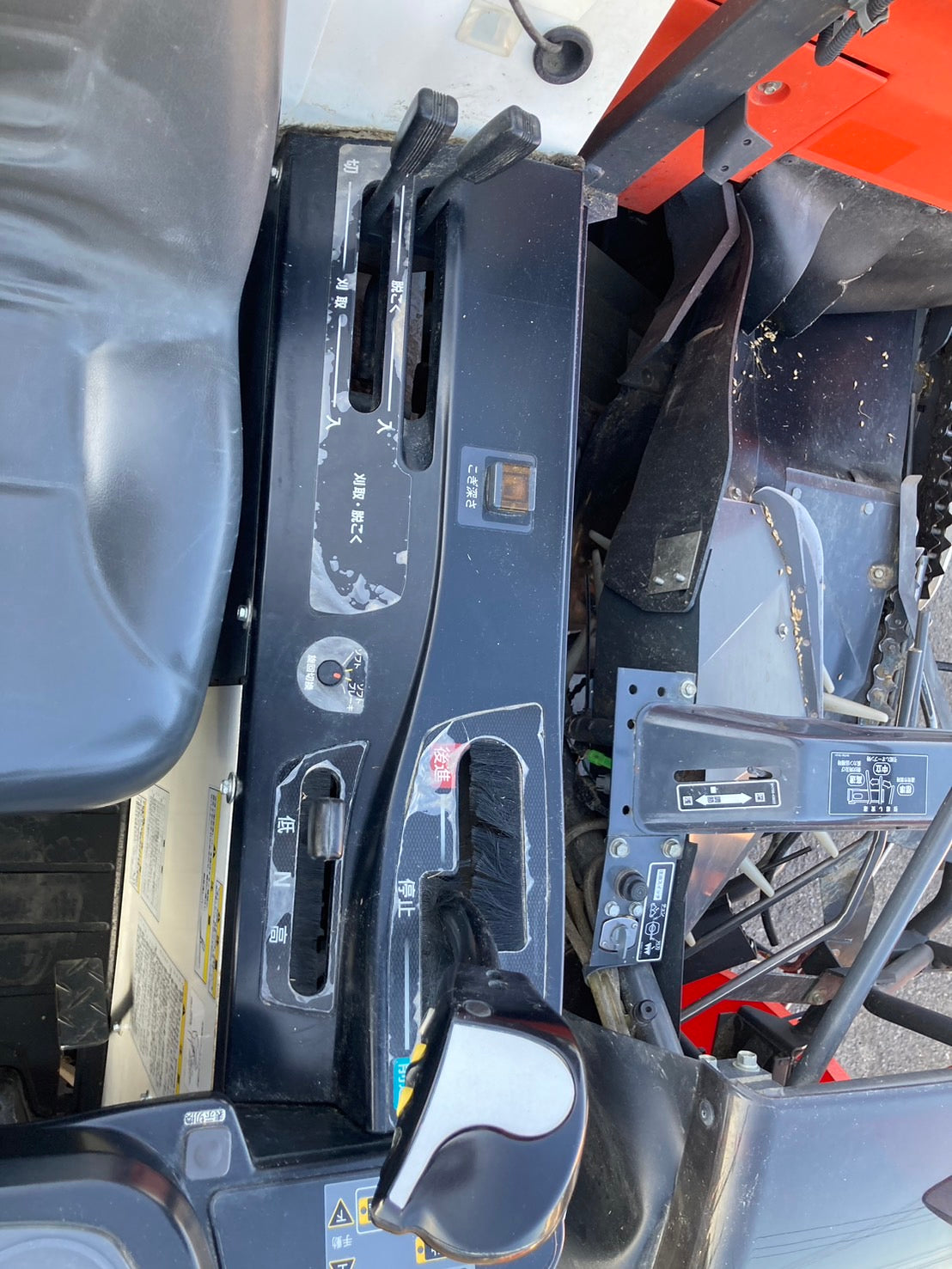 クボタ     中古     コンバイン     ４条     38馬力     386時間     ER438DXMW2