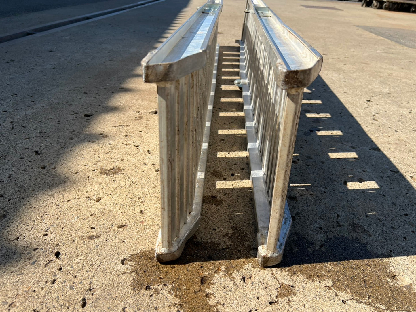 中古　アルミブリッジ【折りたたみ式】＊1800×300　200㎏『茨城店　5793』