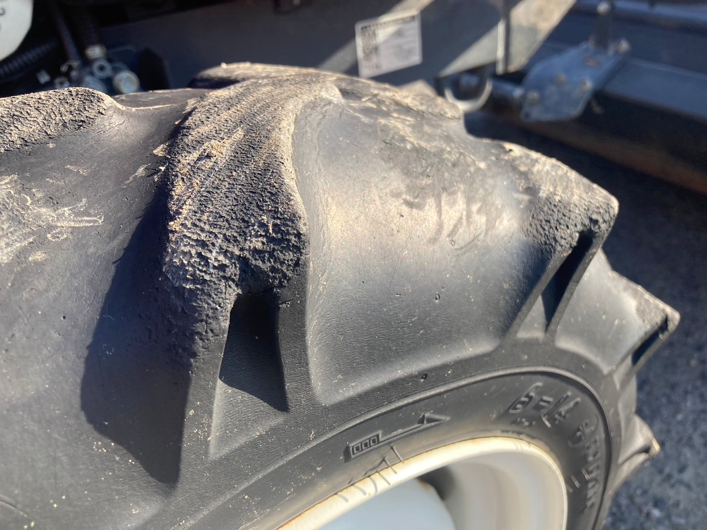 クボタ  中古   トラクター   22馬力   237時間    FT220BMAJ