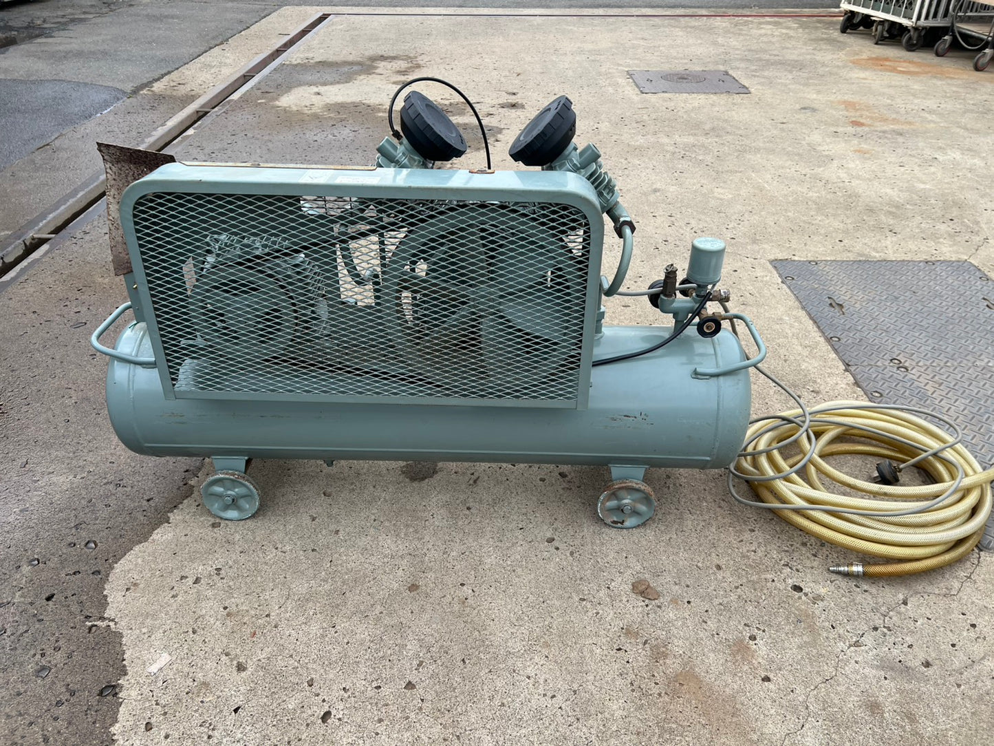 日立　中古　コンプレッサー【3馬力】＊2.2P-9.5VA5　50㎐『茨城店　5855』