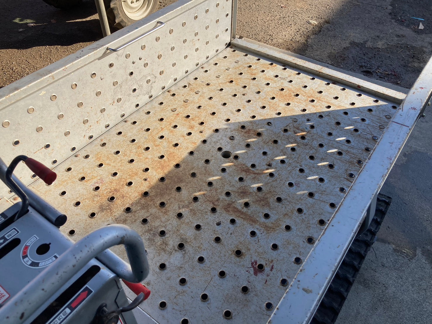 共立   中古   高所作業車   KCG26S