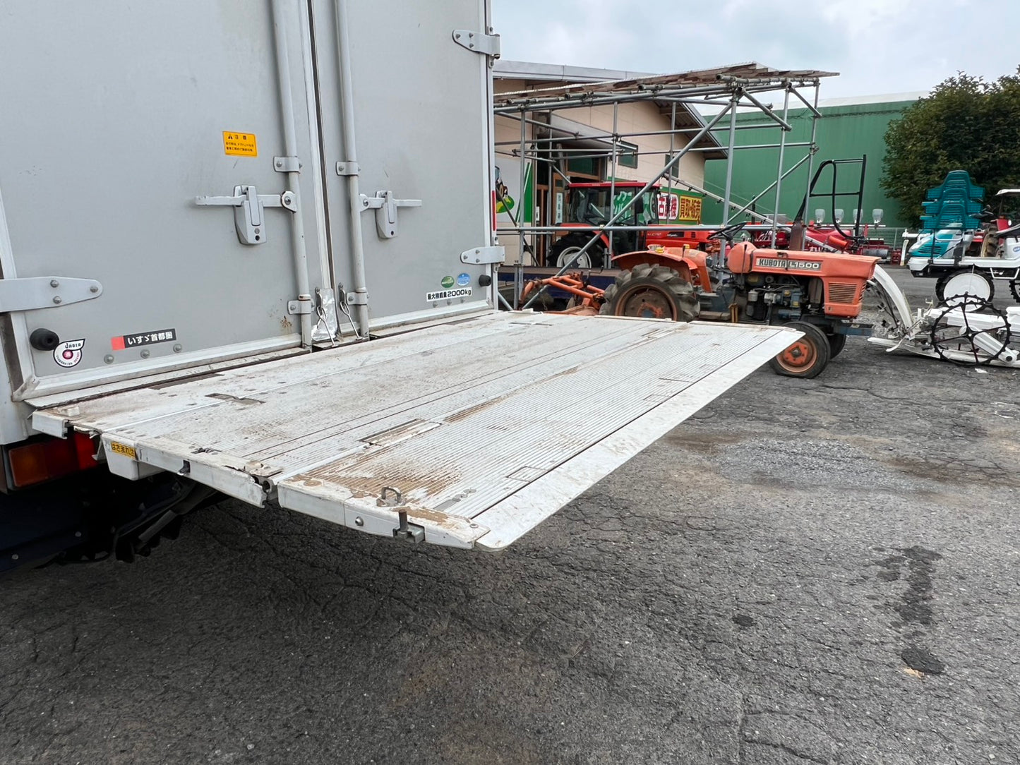 いすゞ　中古　箱バン【2トン】＊TPG-NMR85AN『茨城店　5832』