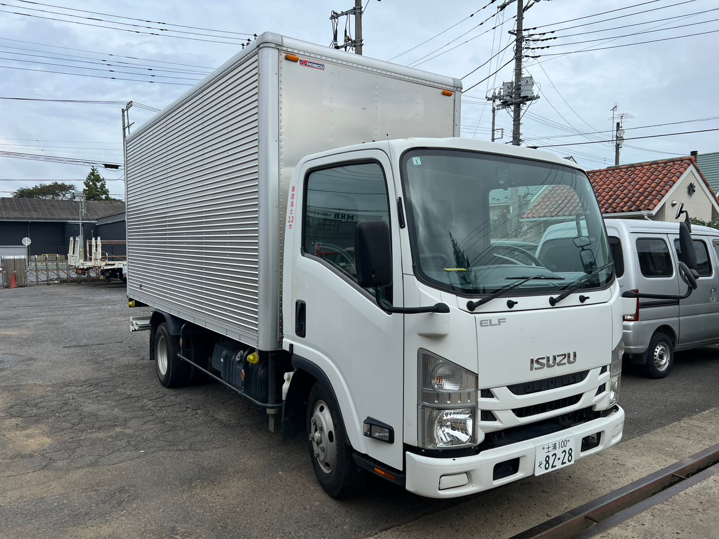 いすゞ　中古　箱バン【2トン】＊TPG-NMR85AN『茨城店　5832』