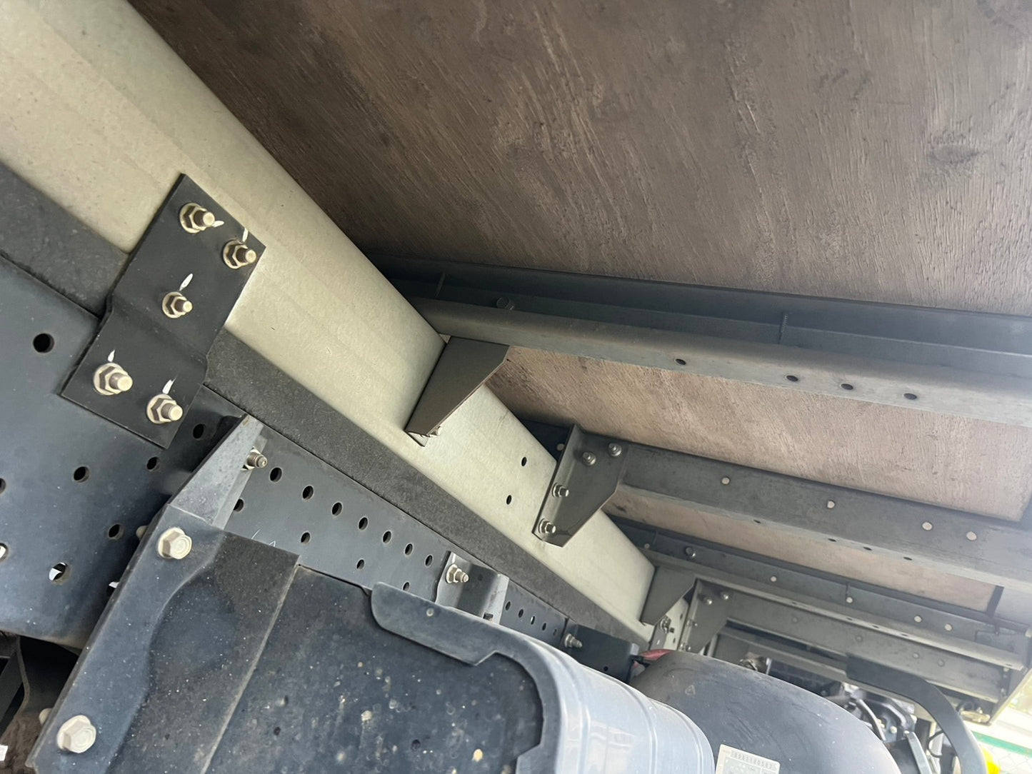 いすゞ　中古　箱バン【2トン】＊TPG-NMR85AN『茨城店　5832』