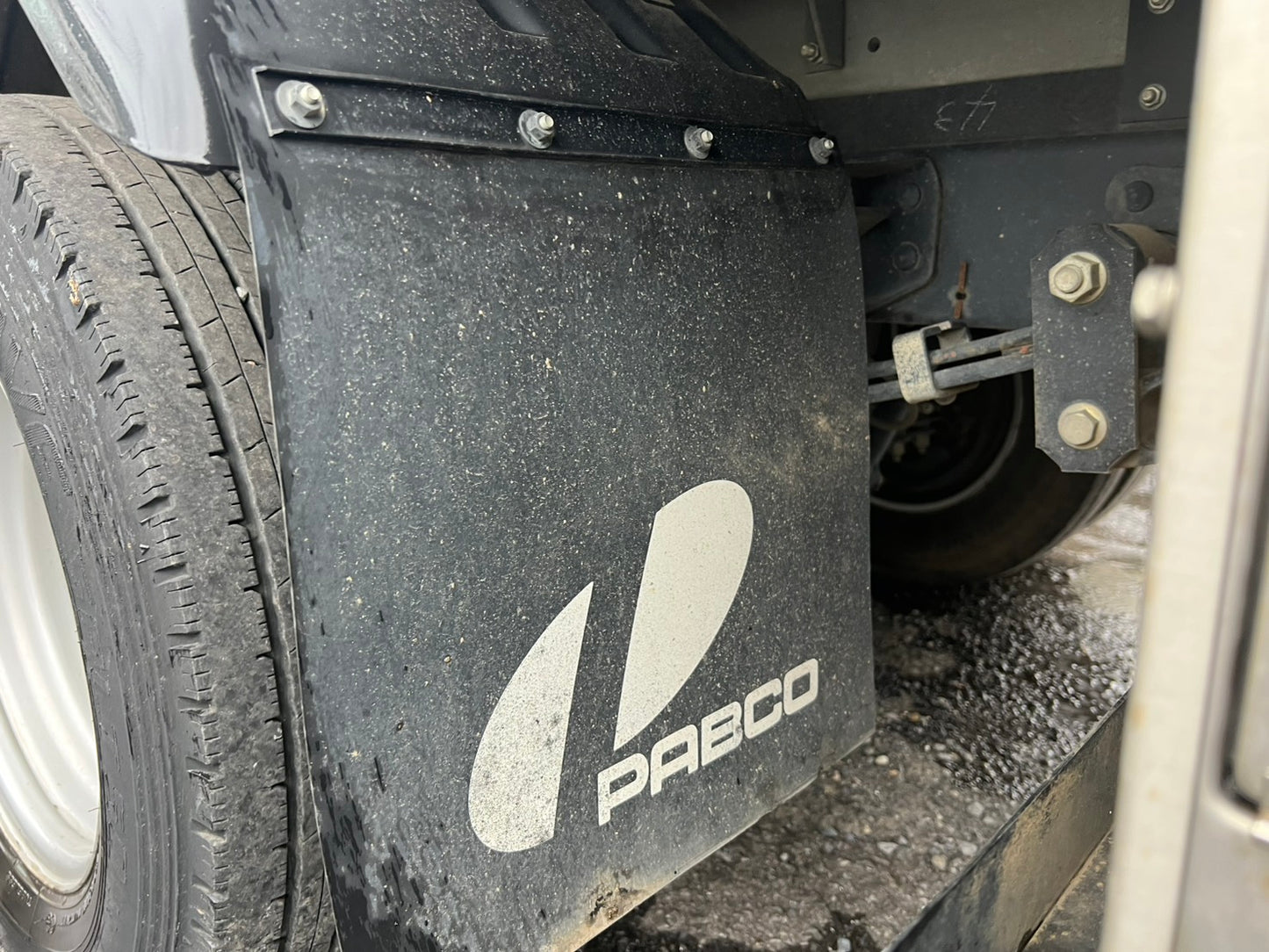 いすゞ　中古　箱バン【2トン】＊TPG-NMR85AN『茨城店　5832』