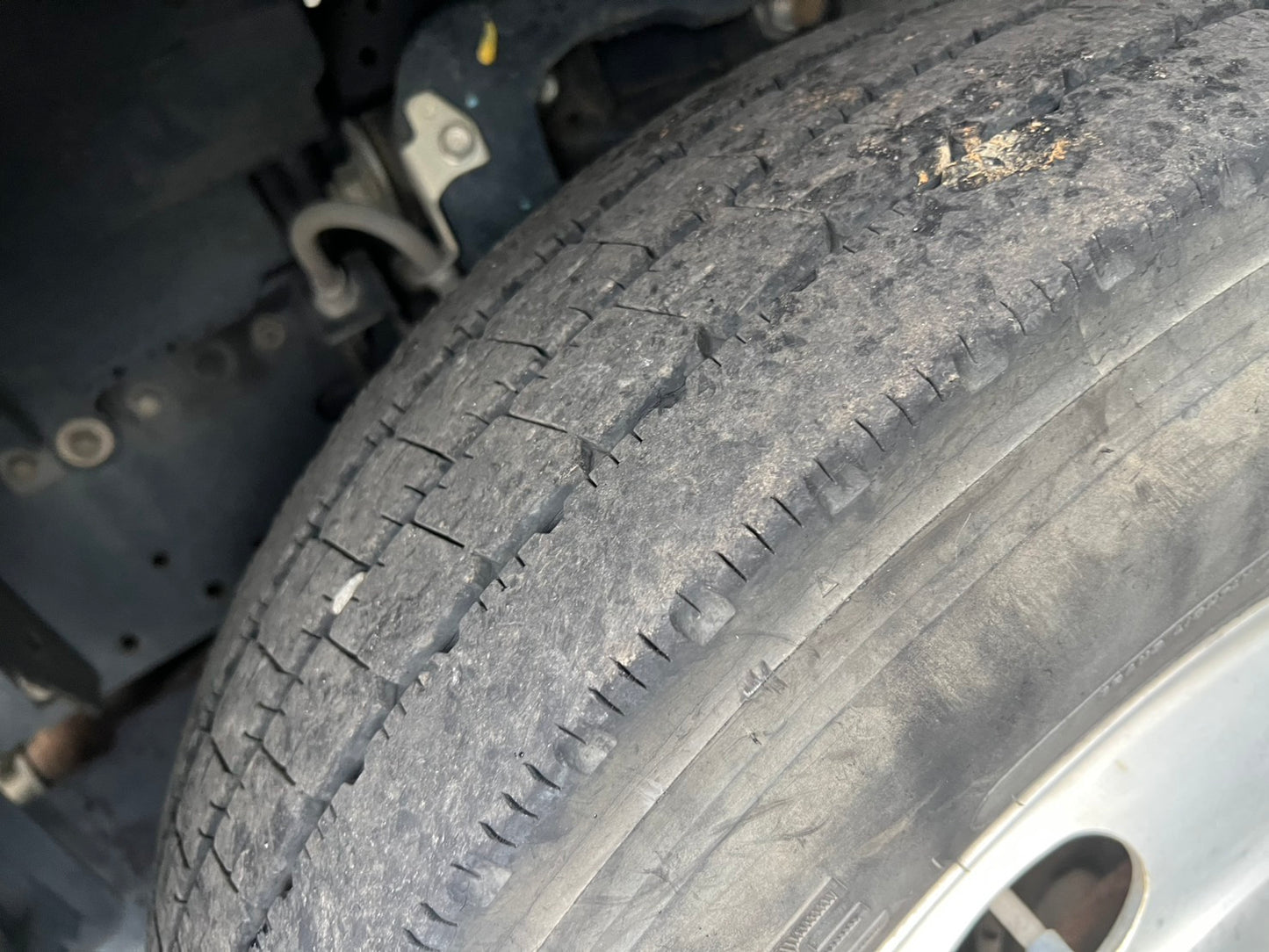 いすゞ　中古　箱バン【2トン】＊TPG-NMR85AN『茨城店　5832』