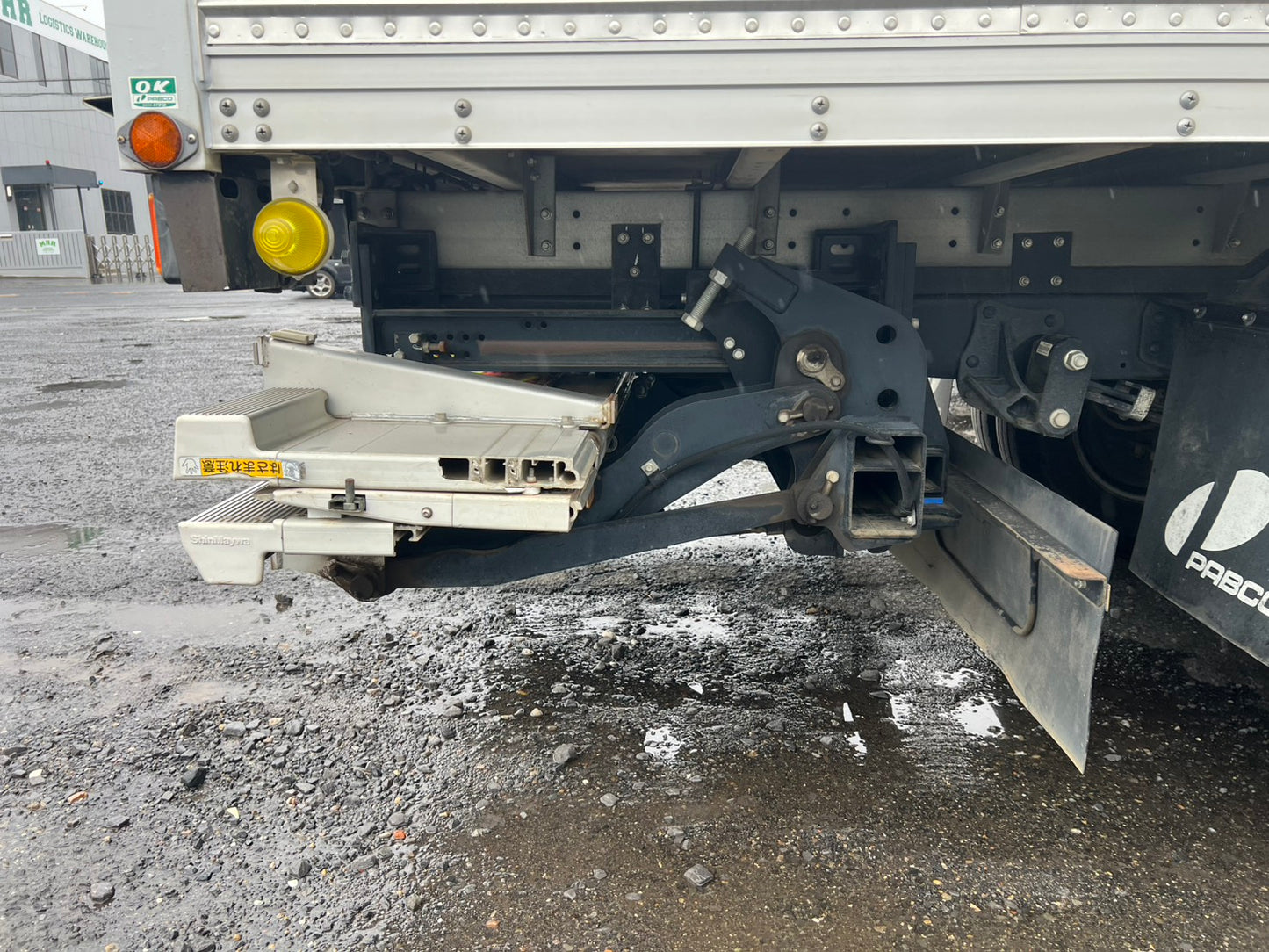 いすゞ　中古　箱バン【2トン】＊TPG-NMR85AN『茨城店　5832』