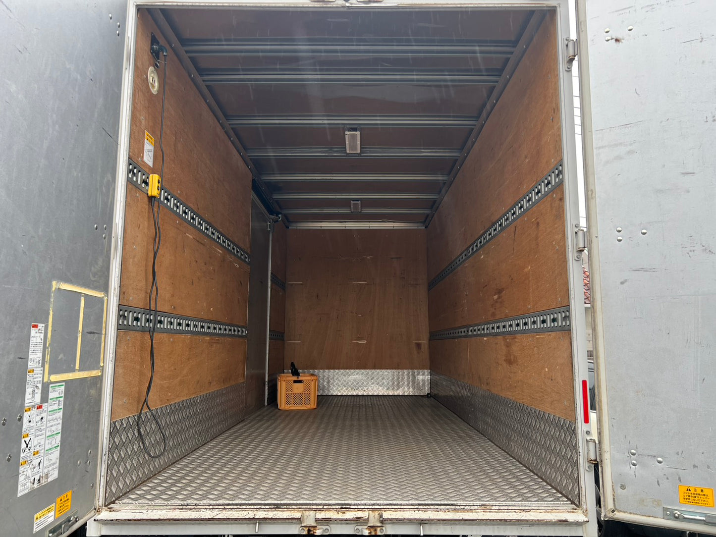 いすゞ　中古　箱バン【2トン】＊TPG-NMR85AN『茨城店　5832』