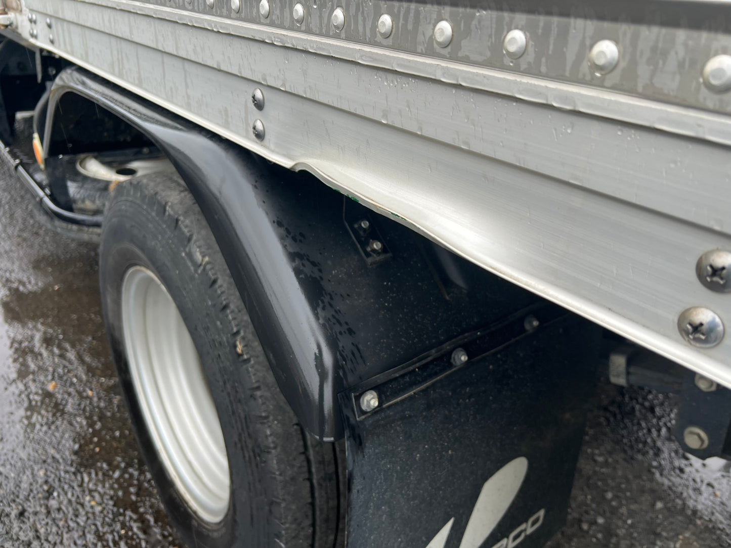 いすゞ　中古　箱バン【2トン】＊TPG-NMR85AN『茨城店　5832』