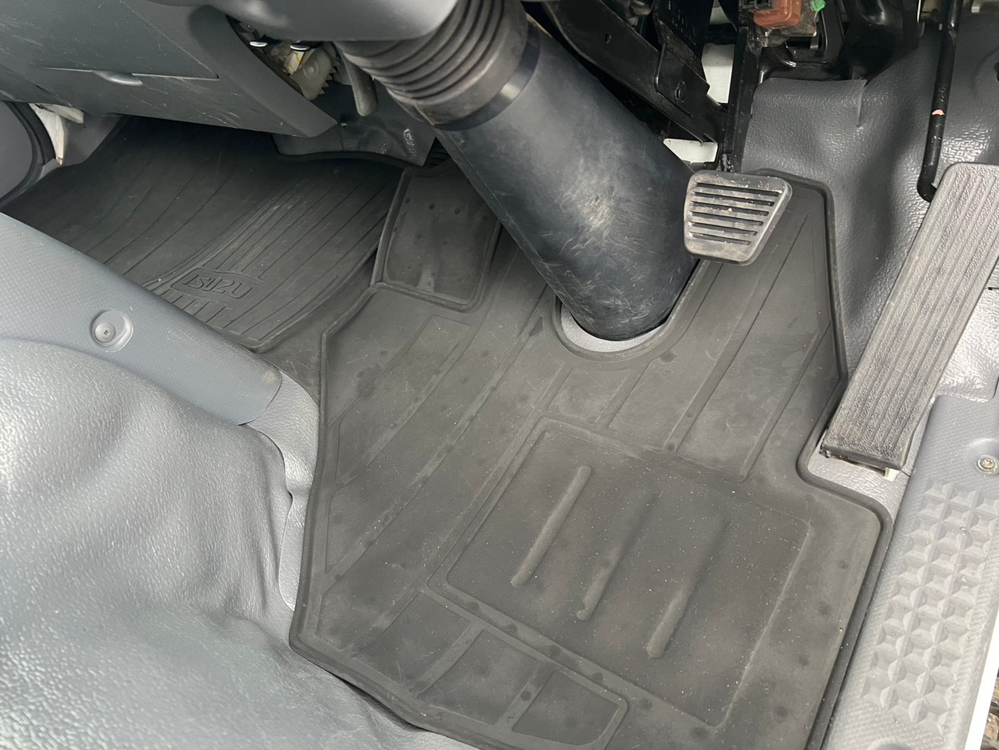 いすゞ　中古　箱バン【2トン】＊TPG-NMR85AN『茨城店　5832』