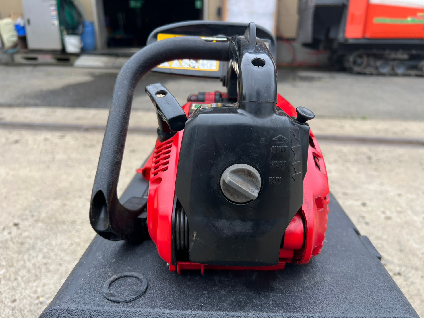 クォさん専用.5 ハスクバーナ・ゼノア株式会社 中古 チェンソー【保管箱付き