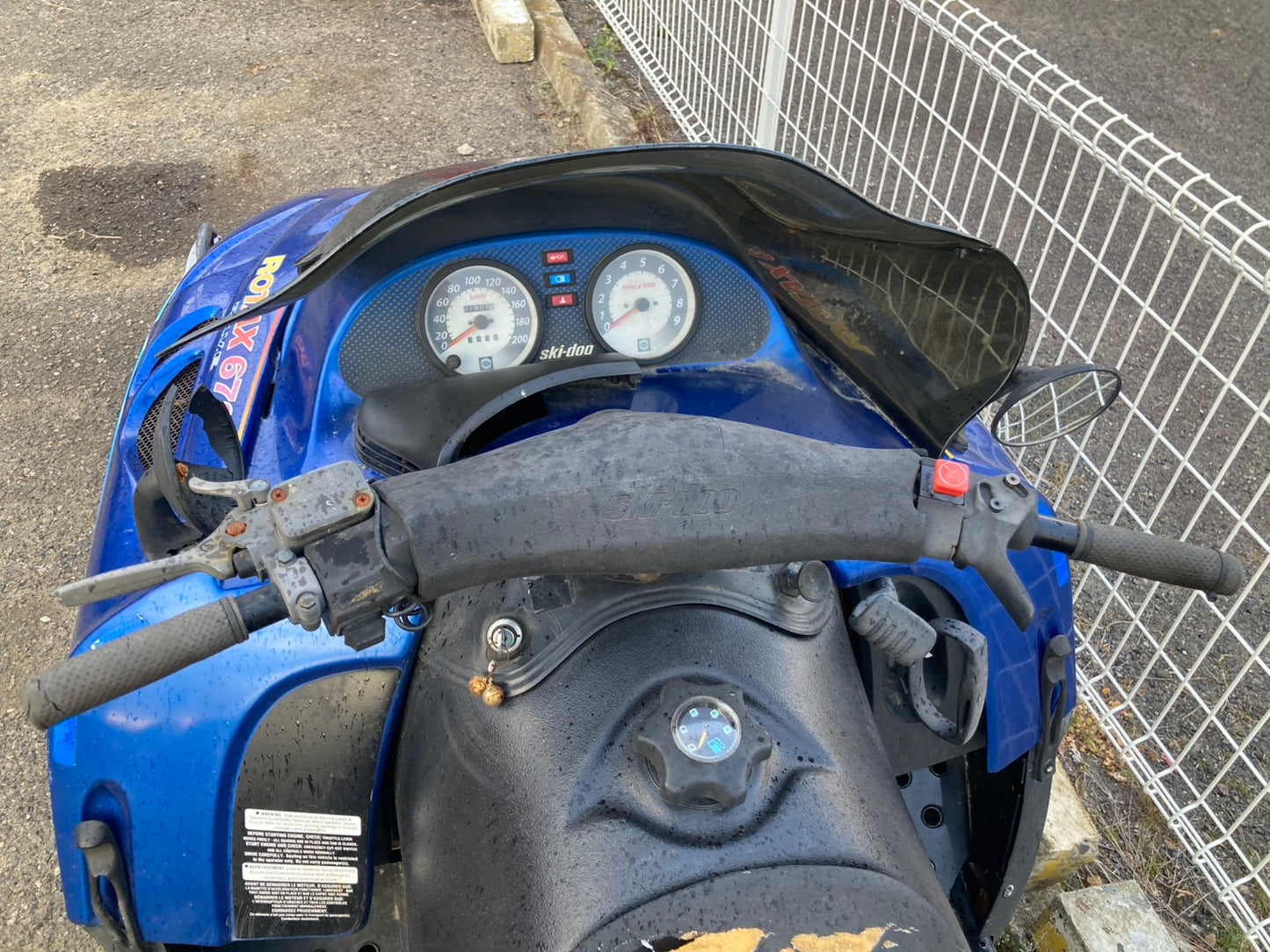 【ジャンク品】スキードゥー    中古    スノーモービル    ROTAX670