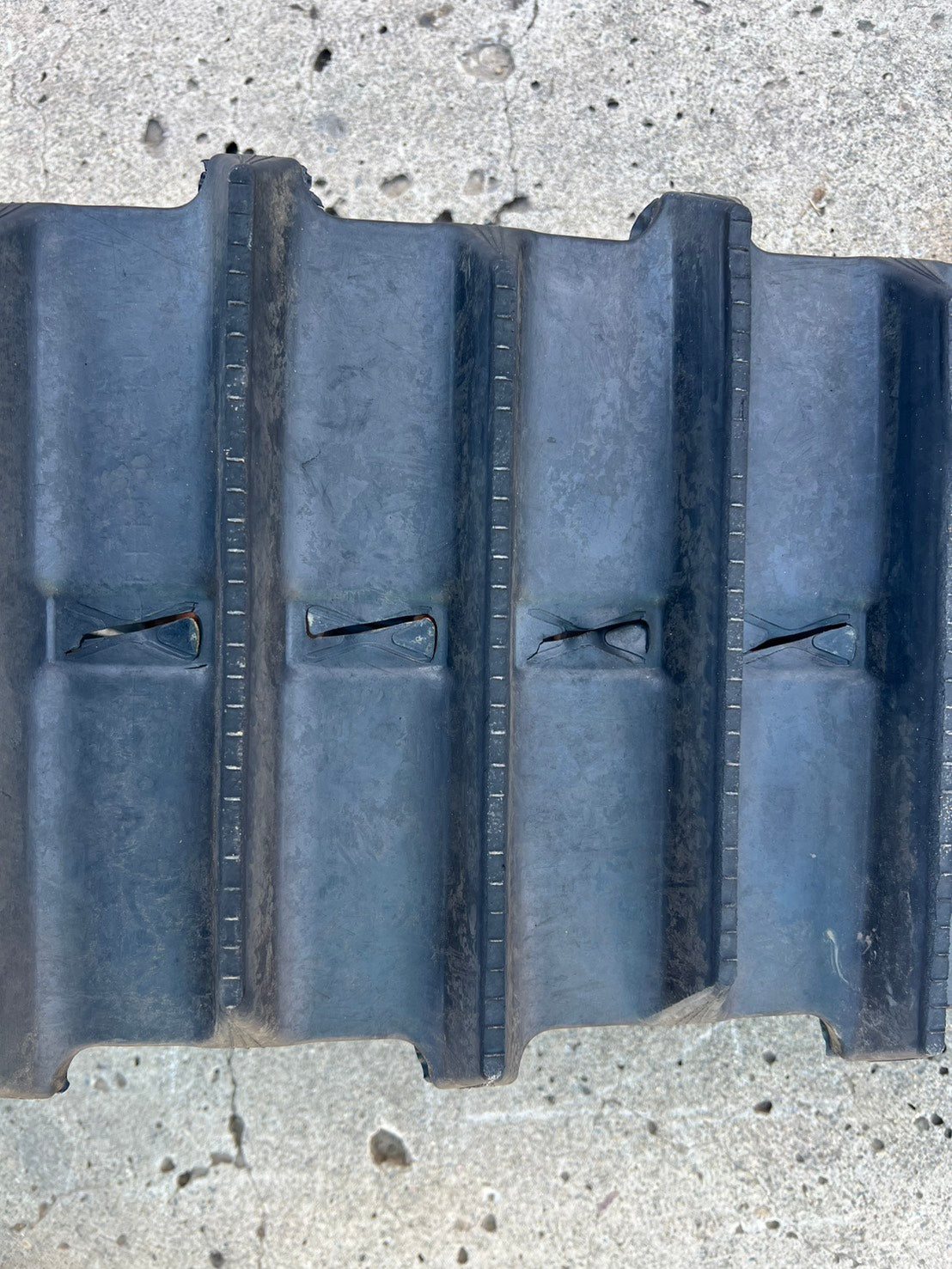 MRC  中古　クローラー【Ee-65にて使用】　＊350X40X84『茨城店  6011』