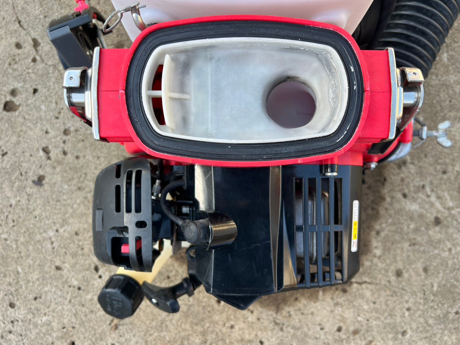 丸山 中古 背負動力散布機【15ℓ】*MLD4100-15『茨城店 6176』 – 農キング 丸山 中古 背負動力散布機【15ℓ】*MLD4100-15『茨城店 6176』 – 農キング