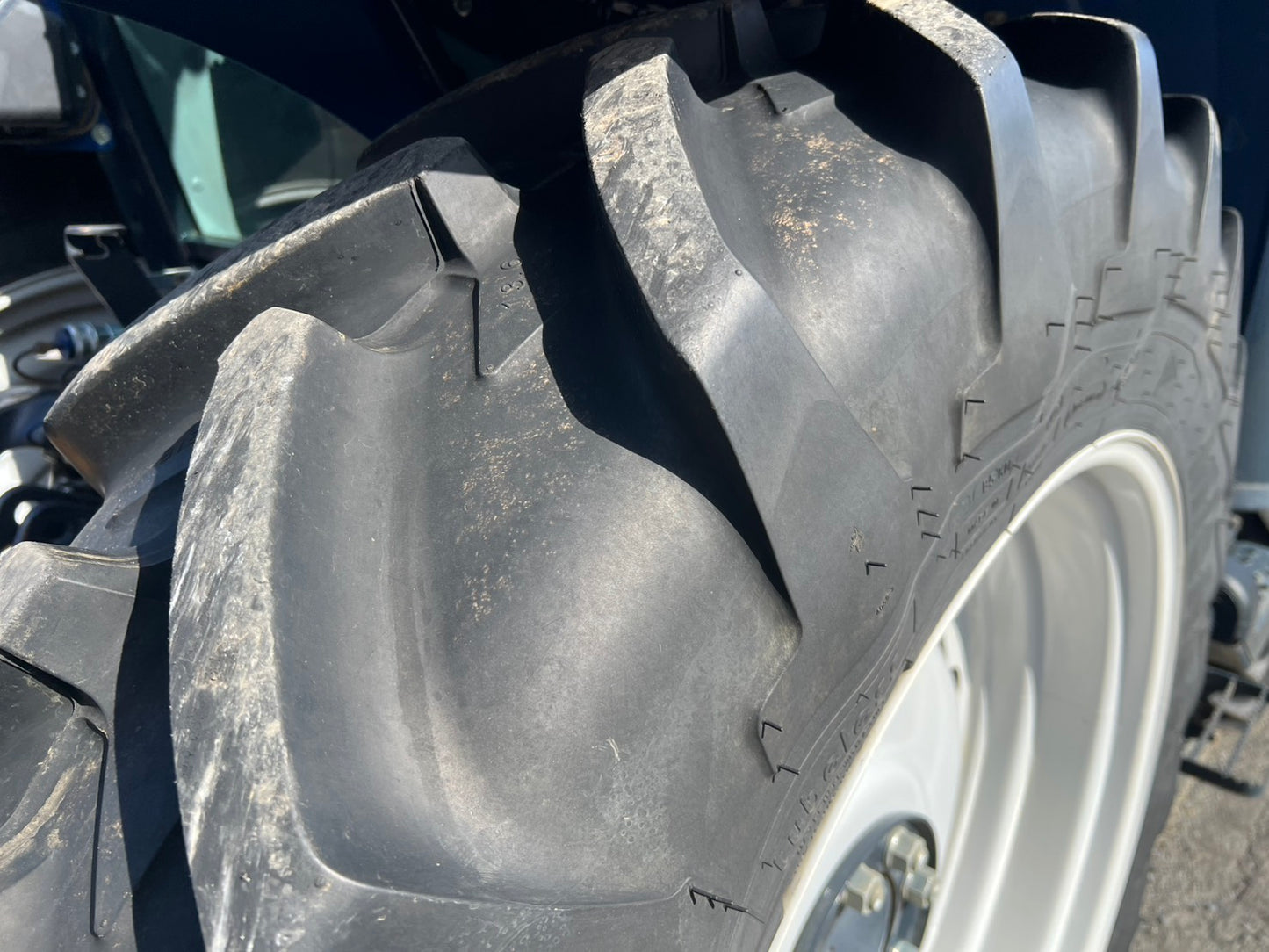 井関農機　中古　トラクタ【98馬力　油圧2連】＊TJV985『茨城店　6130』T.JapanV　５シーリーズ