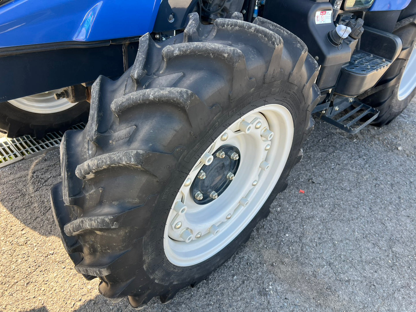 井関農機　中古　トラクタ【98馬力　油圧2連】＊TJV985『茨城店　6130』T.JapanV　５シーリーズ