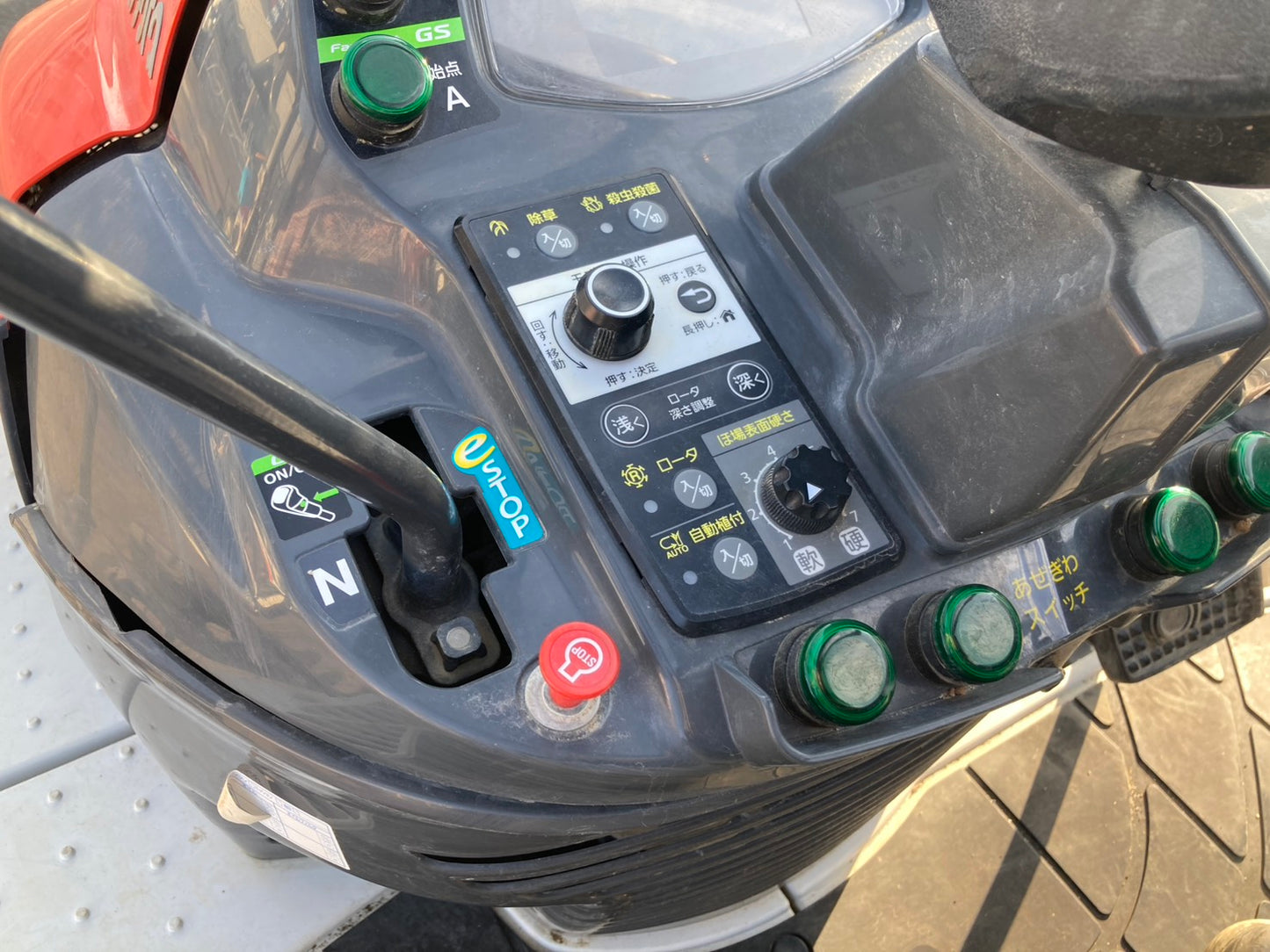 クボタ　中古　田植機　８条　直進キープ機能　NW8SFGS