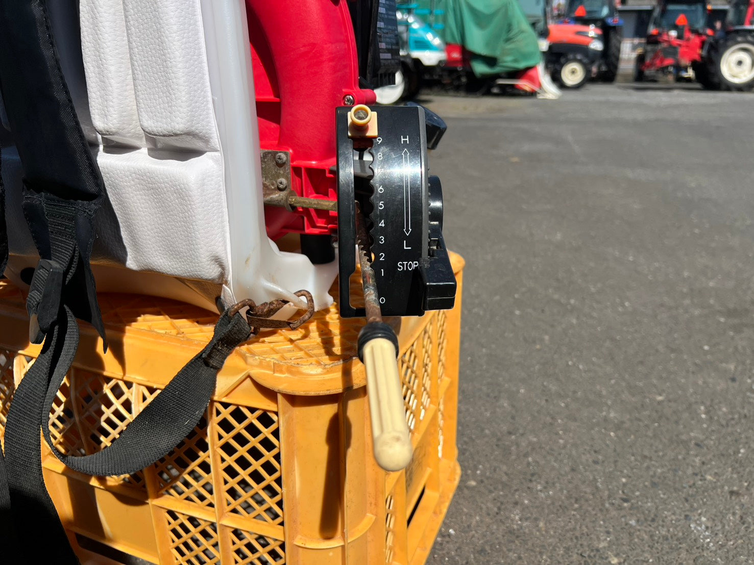 丸山 中古 背負動力散布機【26リットル】＊GKD600『茨城店 6303』 – 農