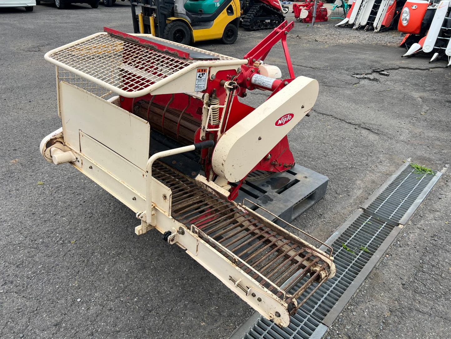 ニプロ　中古　掘取機【甘藷】＊BLK65S4-1『茨城店　6355』