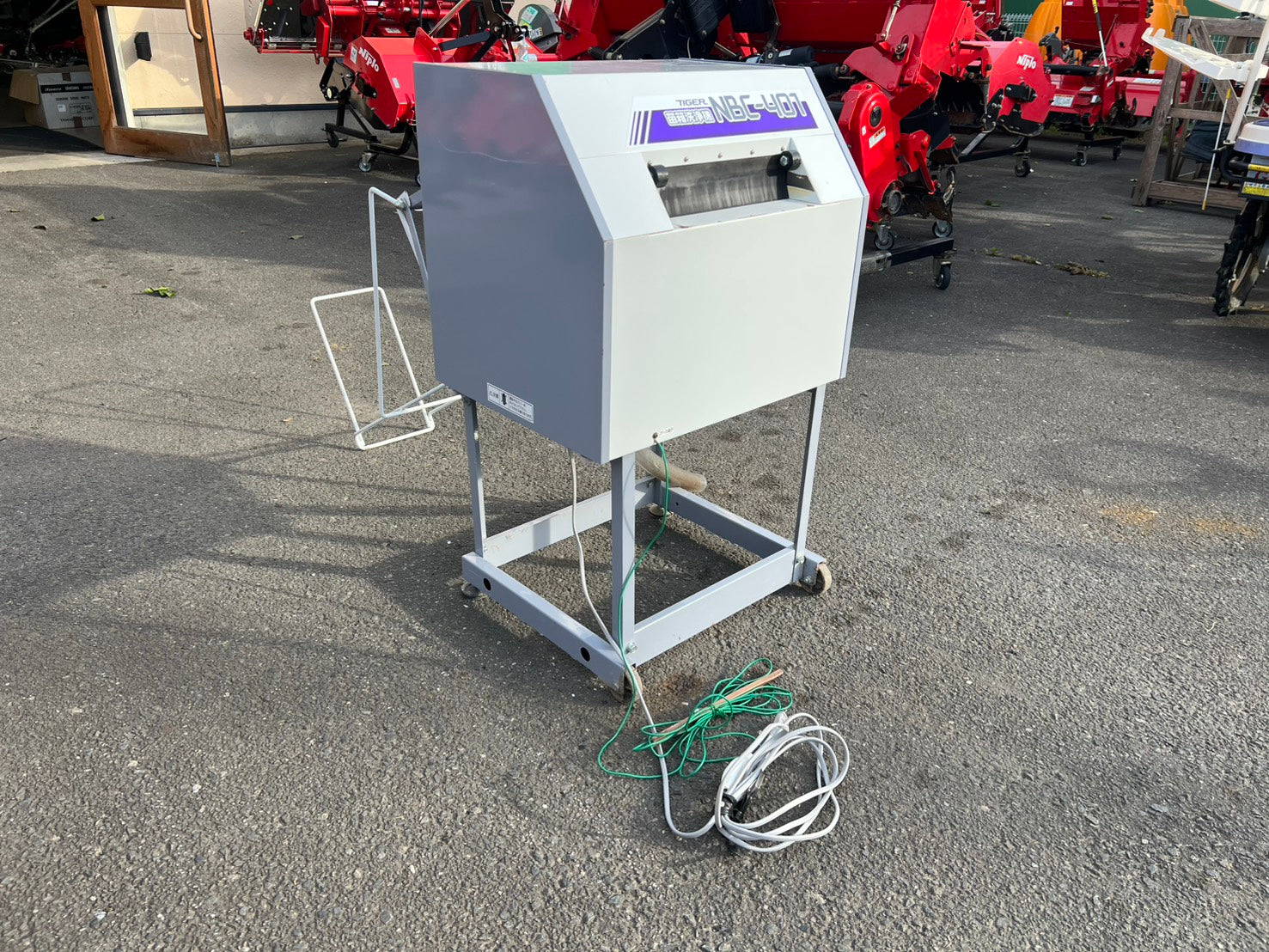 タイガーカワシマ 中古 苗箱洗浄機【最大400枚/時間】＊NBC-401『茨城