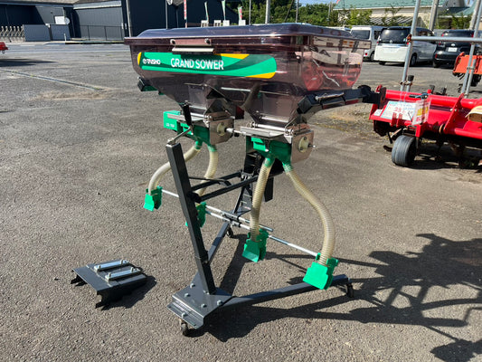 タイショー　中古　肥料散布機【グランドソワー】＊UX-70F『茨城店　6426』