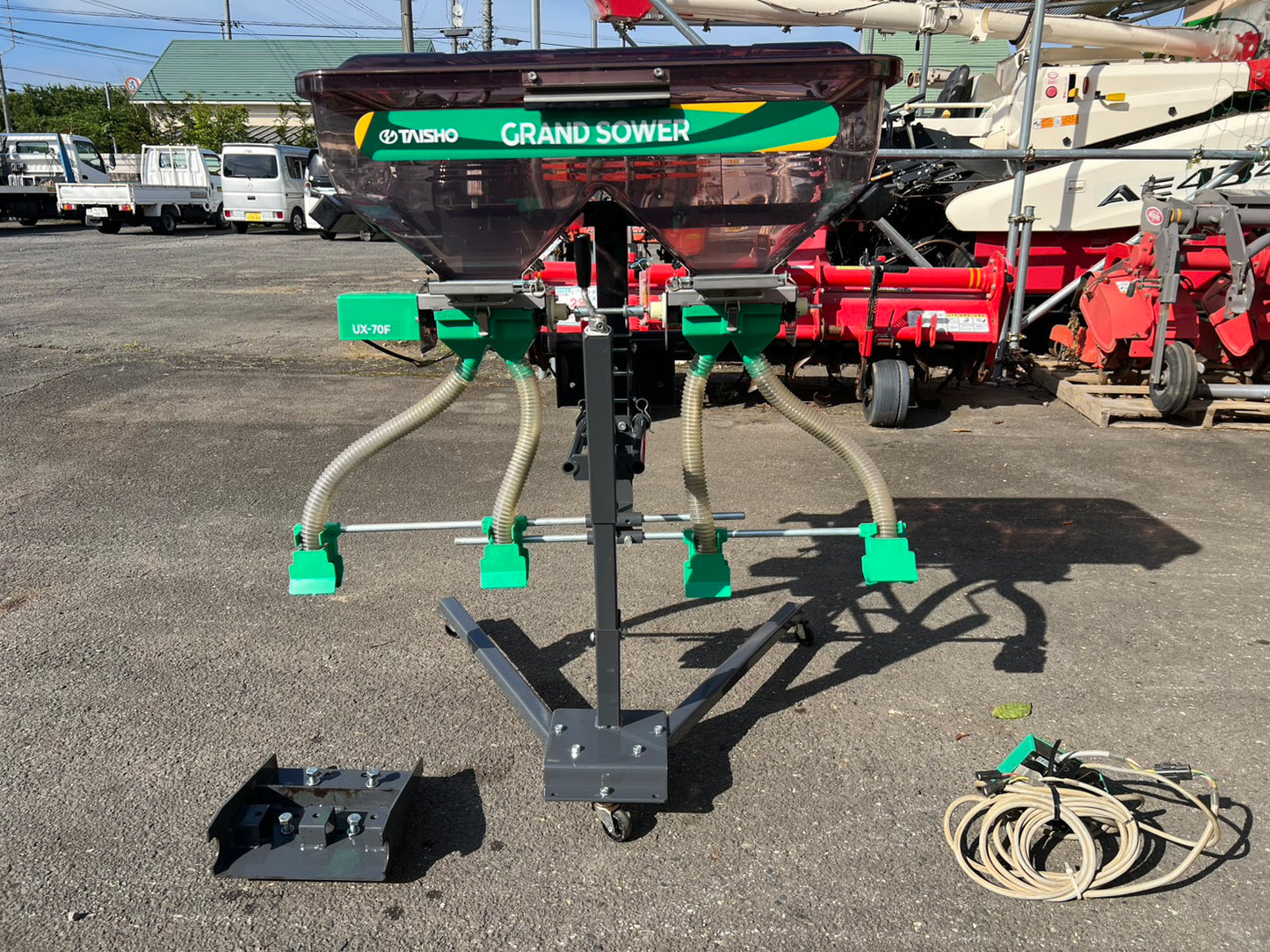 タイショー　中古　肥料散布機【グランドソワー】＊UX-70F『茨城店　6426』