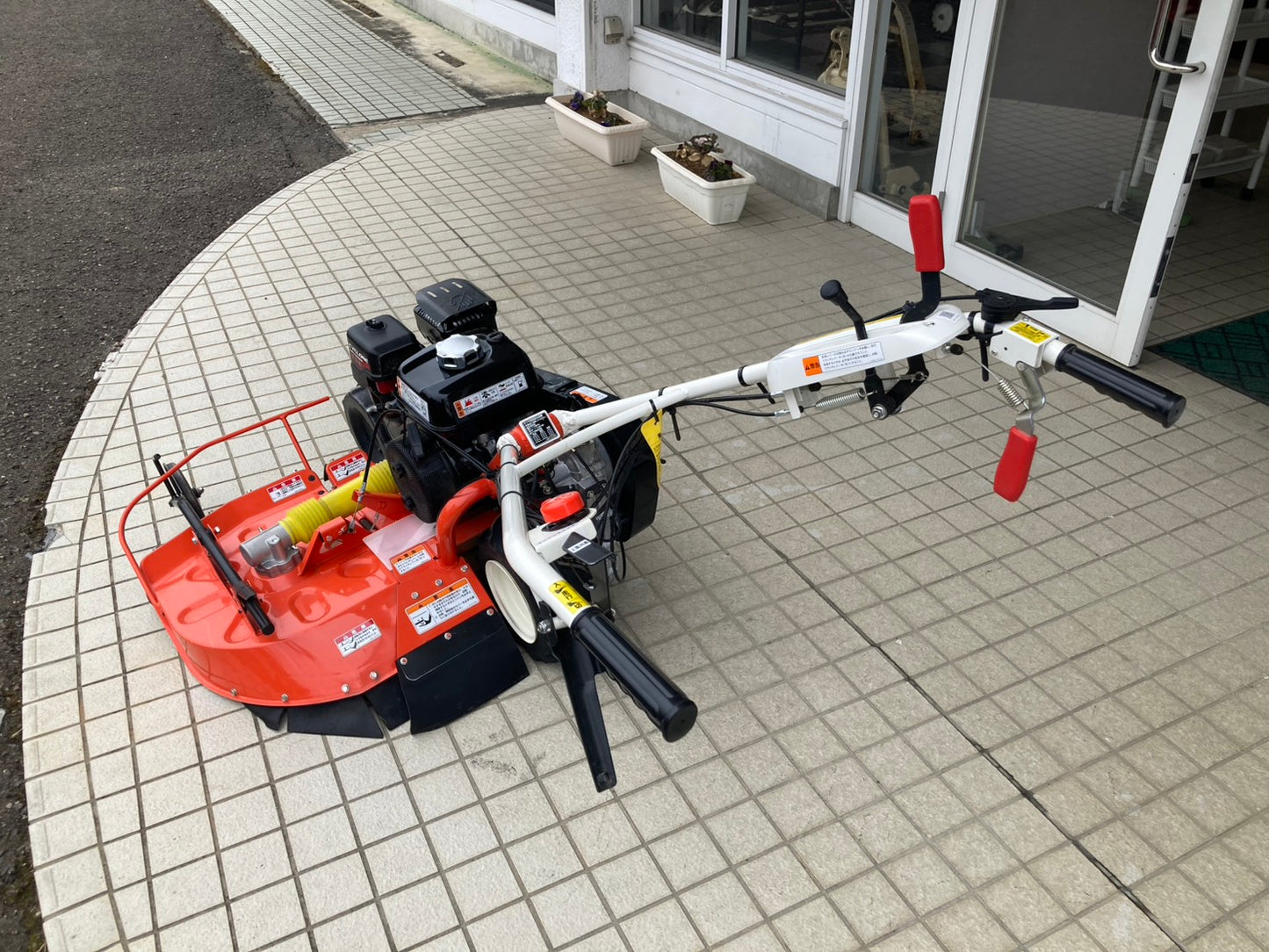 クボタ　　中古　　畦草刈機　　GC705RD-FC