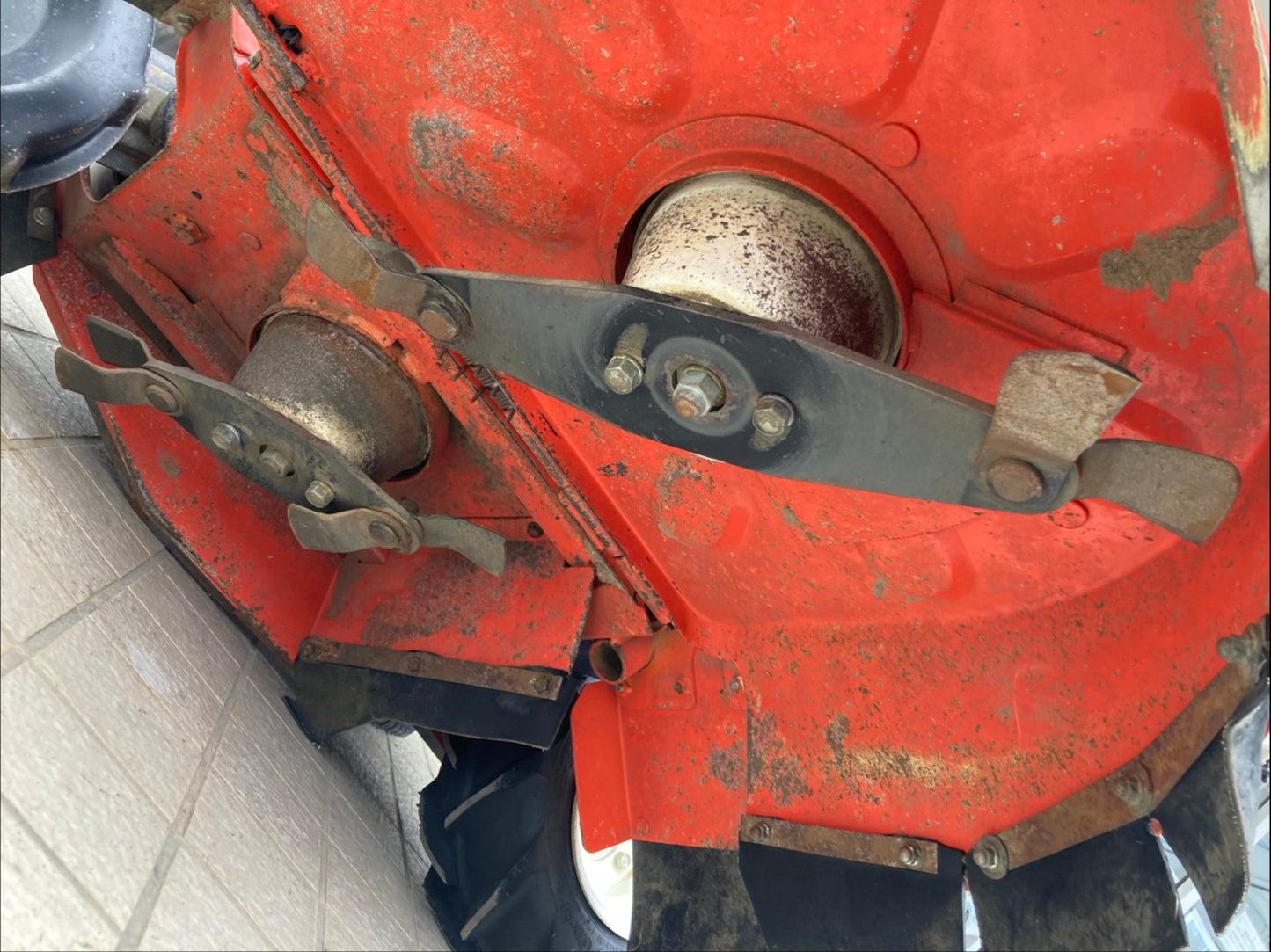 クボタ　　中古　　畦草刈機　　GC705RD-FC