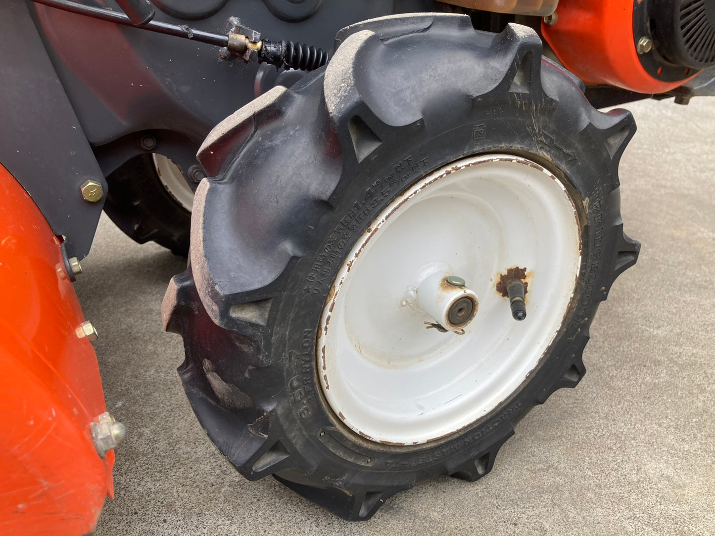 クボタ　　中古　　管理機　培土器付き　　TR60