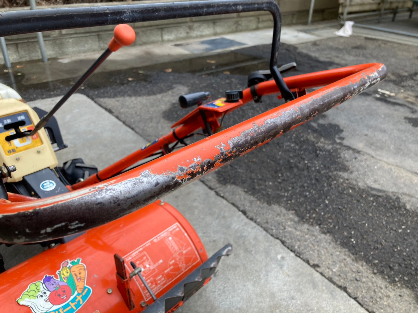クボタ　　中古　　管理機　培土器付き　　TR60