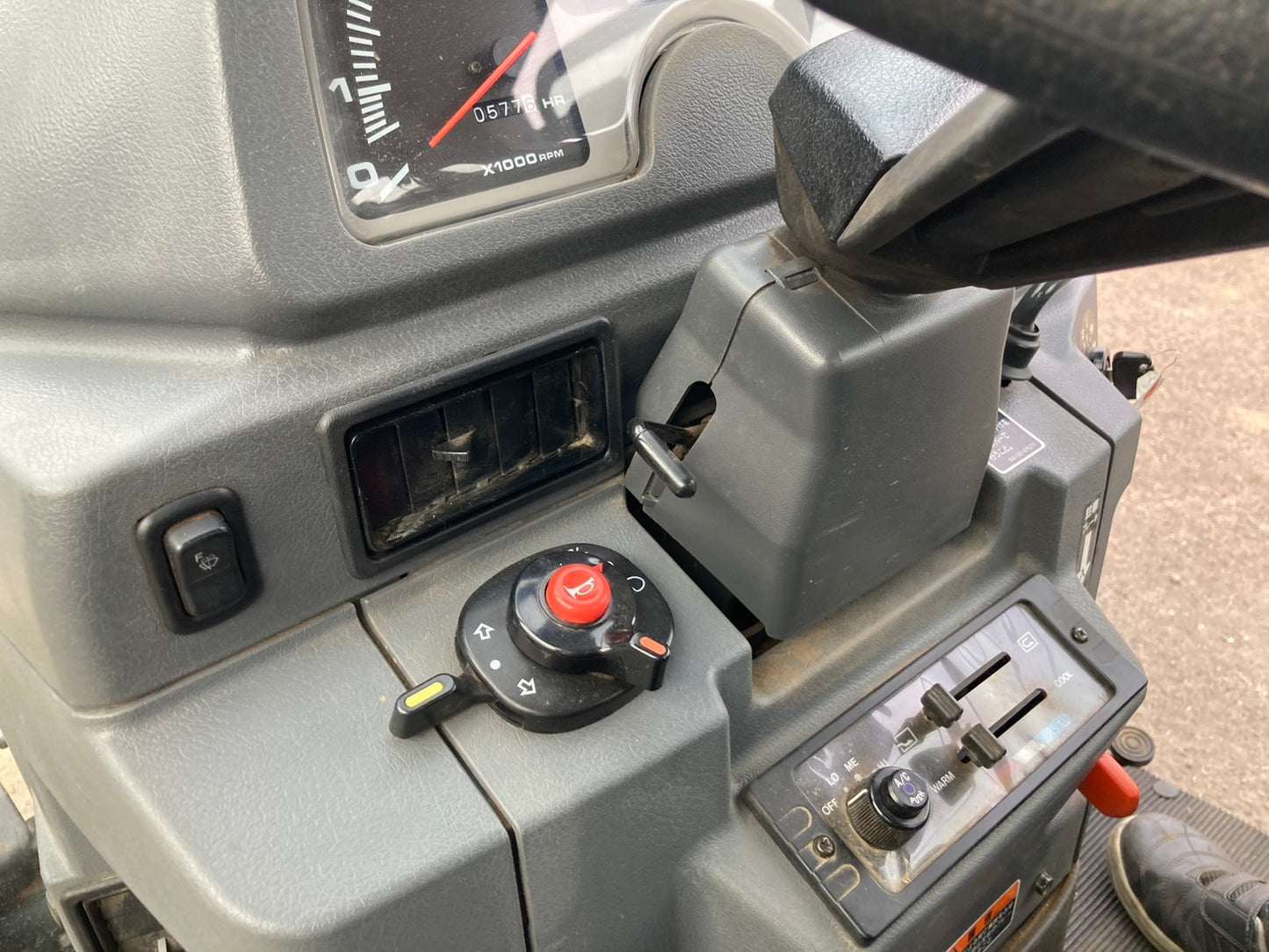 クボタ　中古　トラクター　577時間　26馬力　BB260