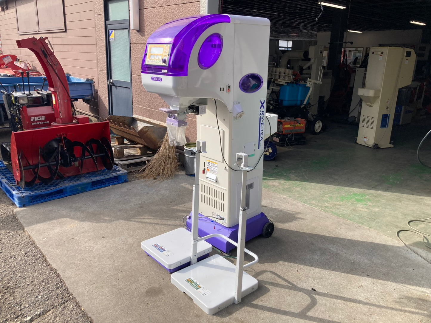 タイガーカワシマ　中古　選別計量機　32俵　３時間　XRV-E32A