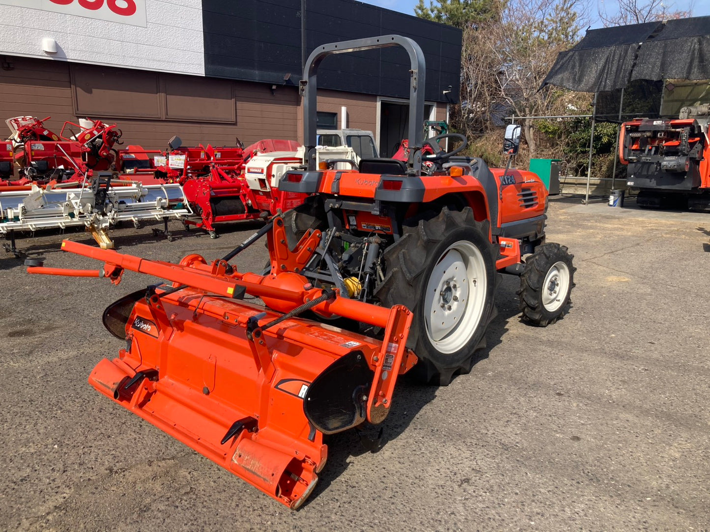 クボタ　　中古　　トラクター　　222時間　　KT24