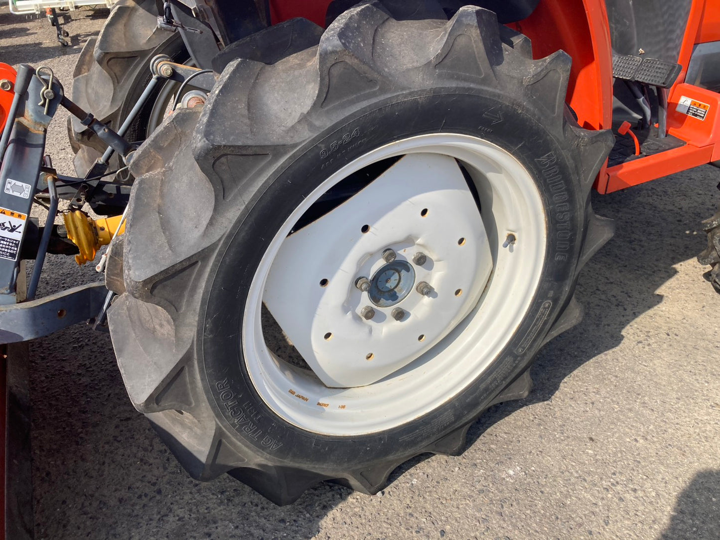 クボタ　　中古　　トラクター　　222時間　　KT24