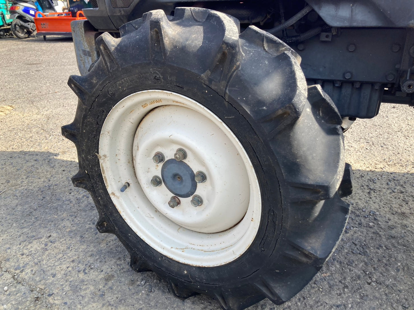クボタ　　中古　　トラクター　　222時間　　KT24