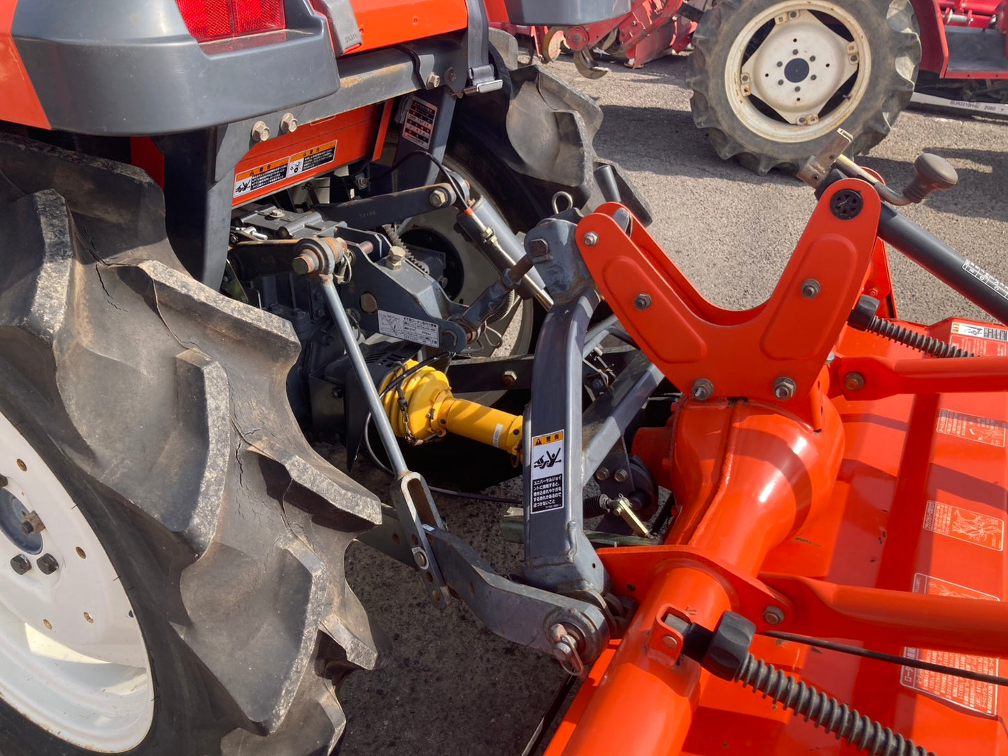 クボタ　　中古　　トラクター　　222時間　　KT24