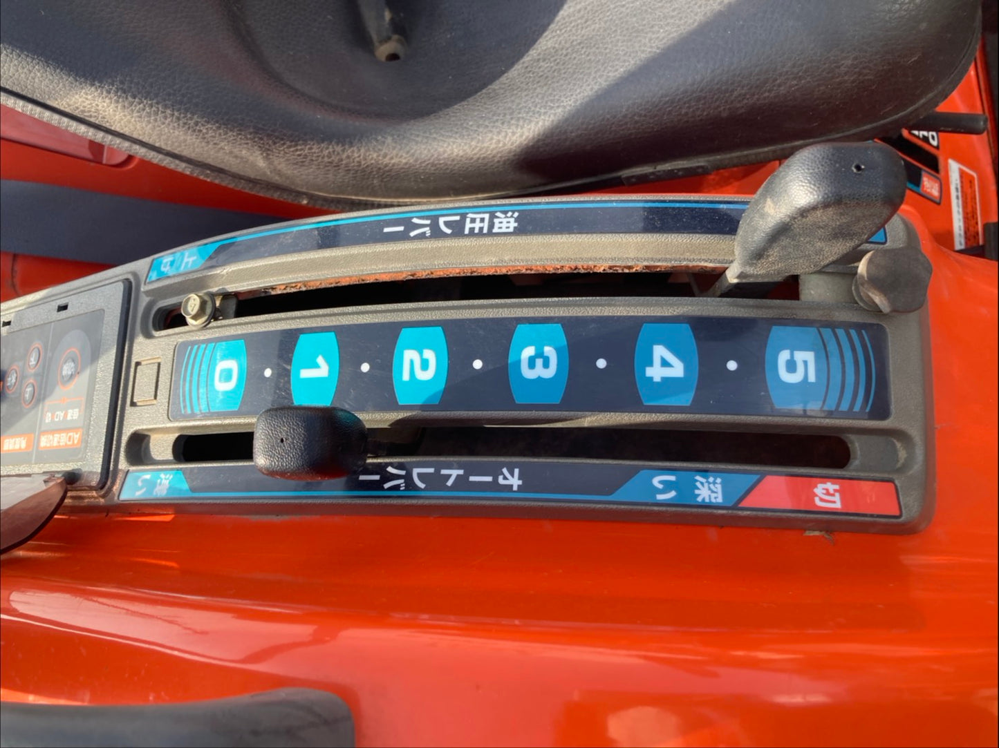 クボタ　　中古　　トラクター　　222時間　　KT24