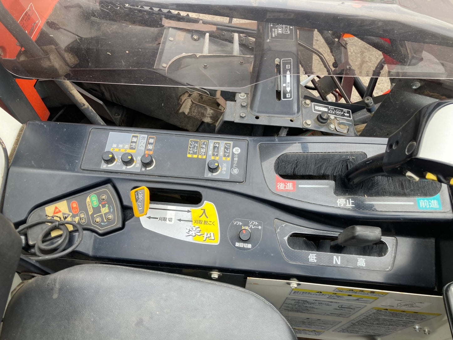 クボタ　中古　　コンバイン　3条　365時間　　ER335SD4MW