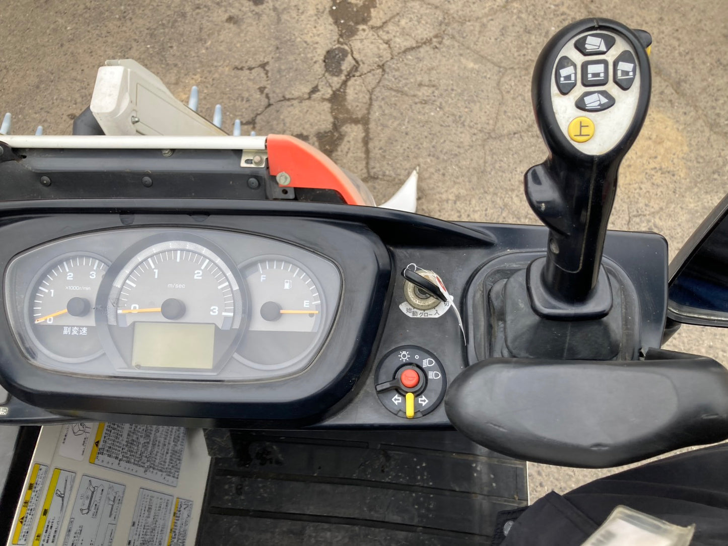 クボタ　中古　　コンバイン　3条　365時間　　ER335SD4MW