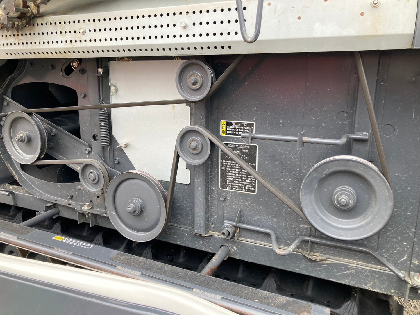 クボタ　中古　　コンバイン　3条　365時間　　ER335SD4MW